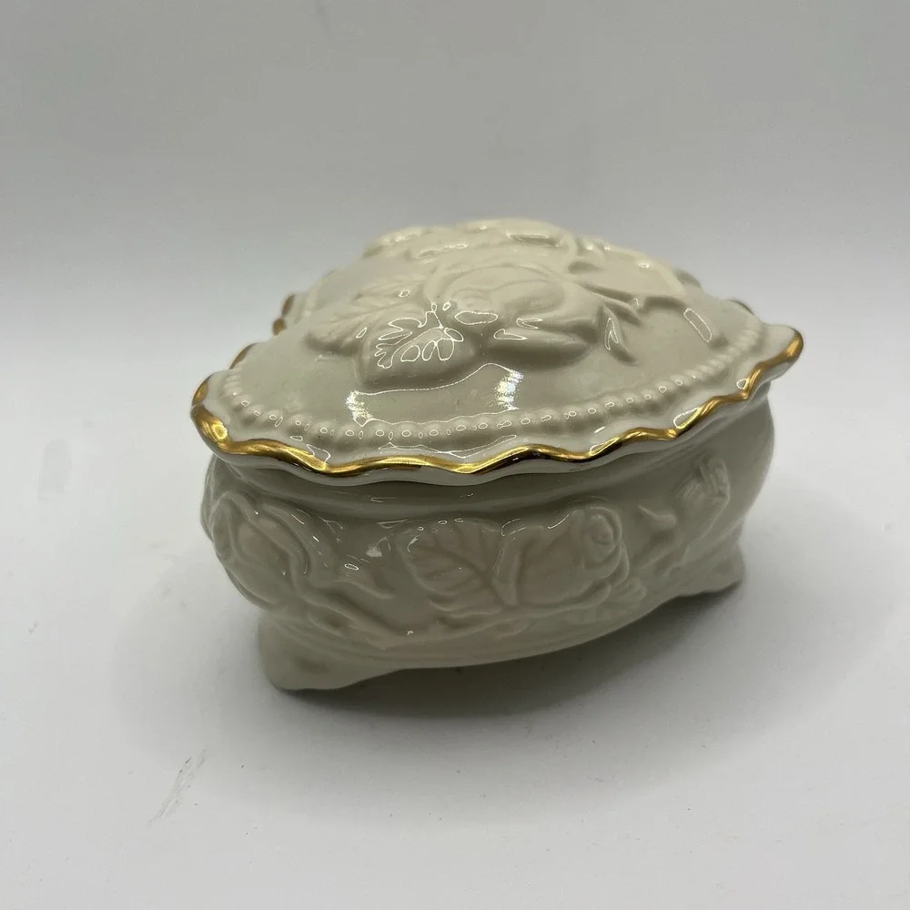 Heart Shaped Small Porcelain Embossed Roses Ivory Trinket Box & Lid w/Gold Trim